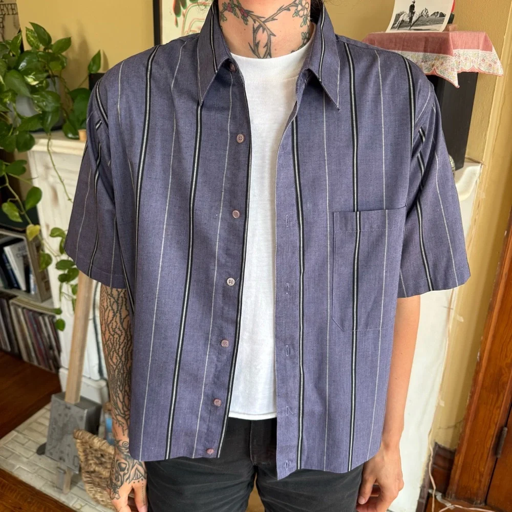💀 SOLD 💀 Vintage 80s Purple Striped Cropped Boxy Short Sleeve Button Down ~ XL - Picture 2 of 8